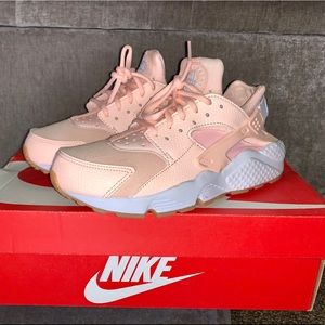 Woman Air Huarache Run